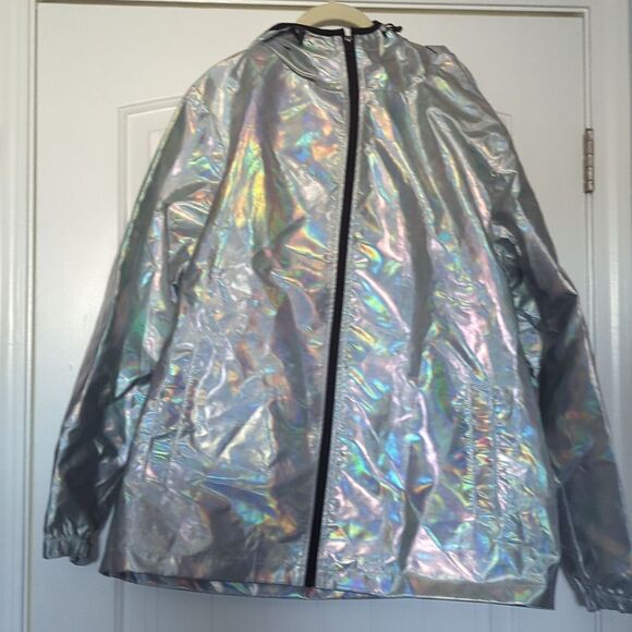 2019 Disney World Epcot Jacket Holographic Iridescent Shiny Silver - Picture 1 of 7